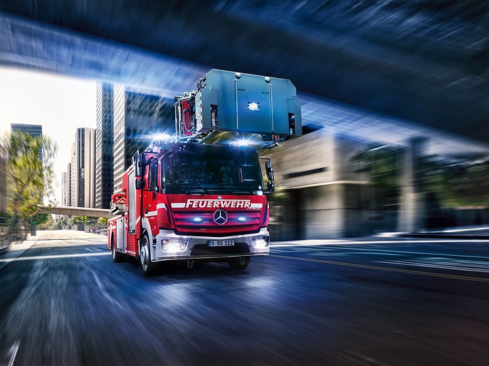 Robust and ready for operation: Mercedes-Benz Special Trucks presents Unimog and Atego at FIREmobil