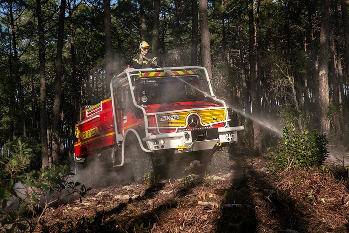 Robust and ready for operation: Mercedes-Benz Special Trucks presents Unimog and Atego at FIREmobil
